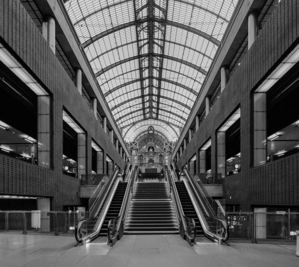 Gare centrale d'Anvers noir et blanc